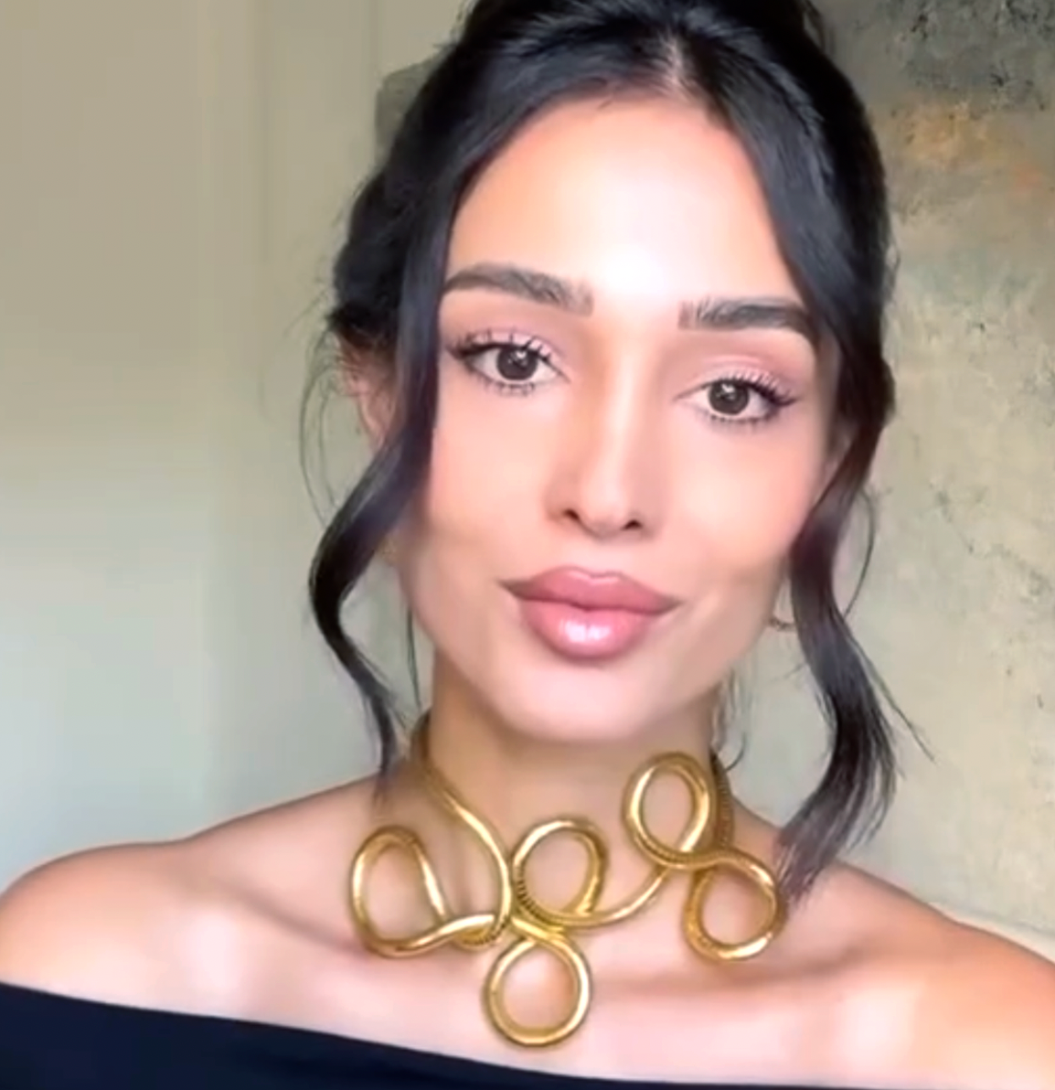 Twisting Collar Necklace